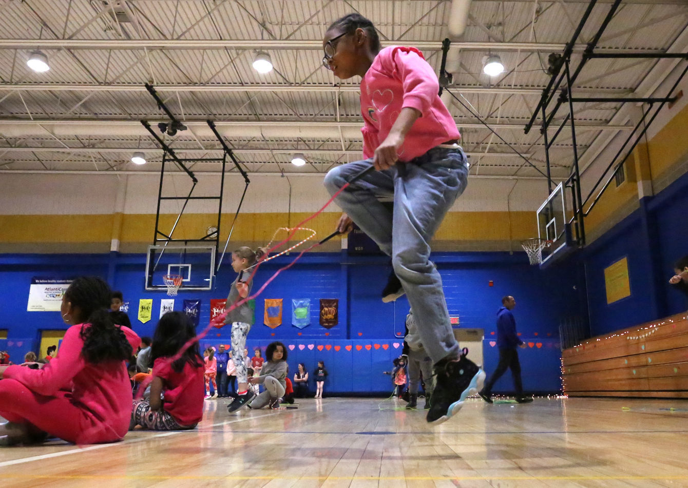Marsh School dance and jump rope contest